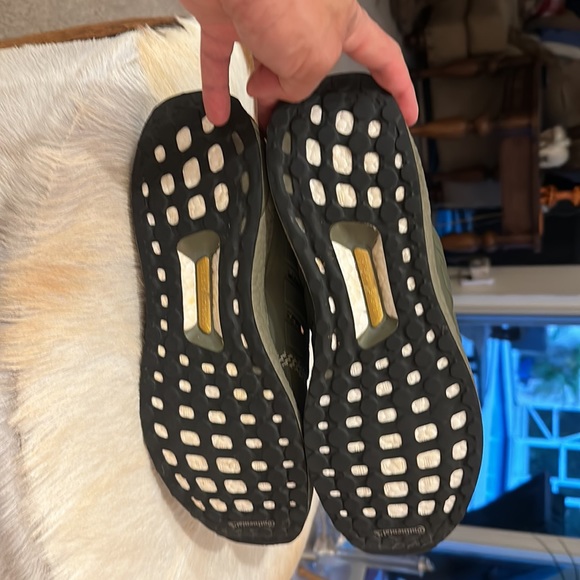 Adidas Ultraboost Size 11.5 - Picture 6 of 7